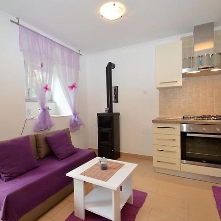 Apartment Hrasta Vrana  Екстериор снимка