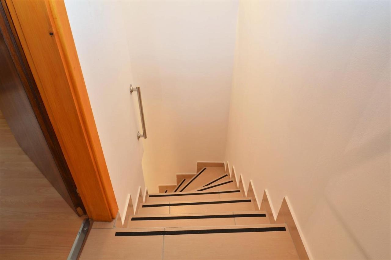 Apartment Hrasta Vrana  Екстериор снимка
